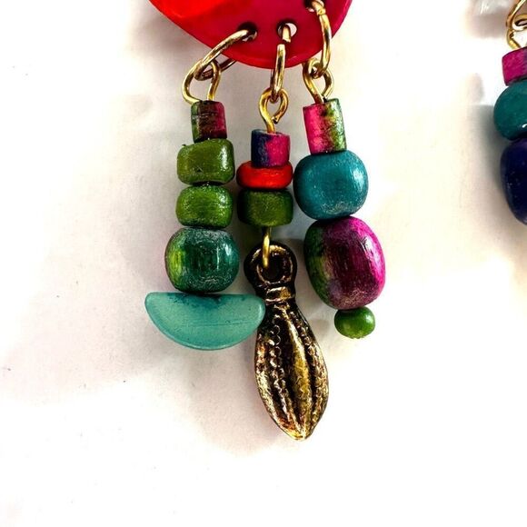 Multi colored dangling clip on earrings - Picture 4 of 11